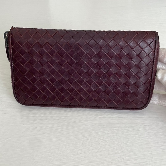 BOTTEGA Veneta PURPLE Intrecciato Calf Leather Zip Around Wallet with Gift Box - Picture 3 of 17
